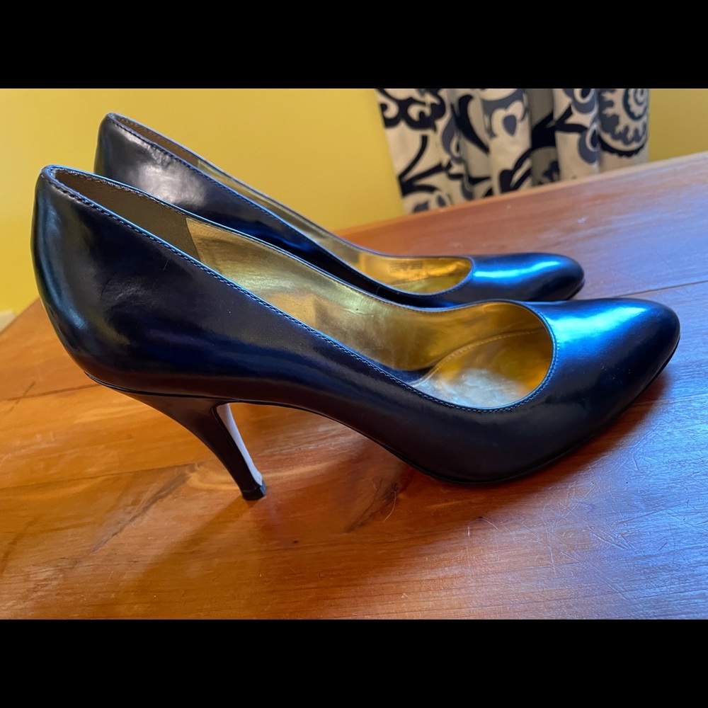Navy Antonio Melani heels size 7